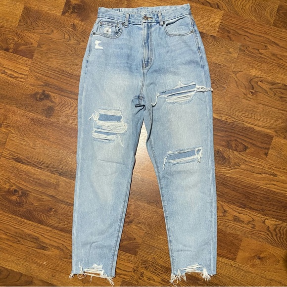 American Eagle Curvy Mom Jeans Sz 4R Patch Distressed High Waisted 90s Preppy AE - Picture 1 of 9